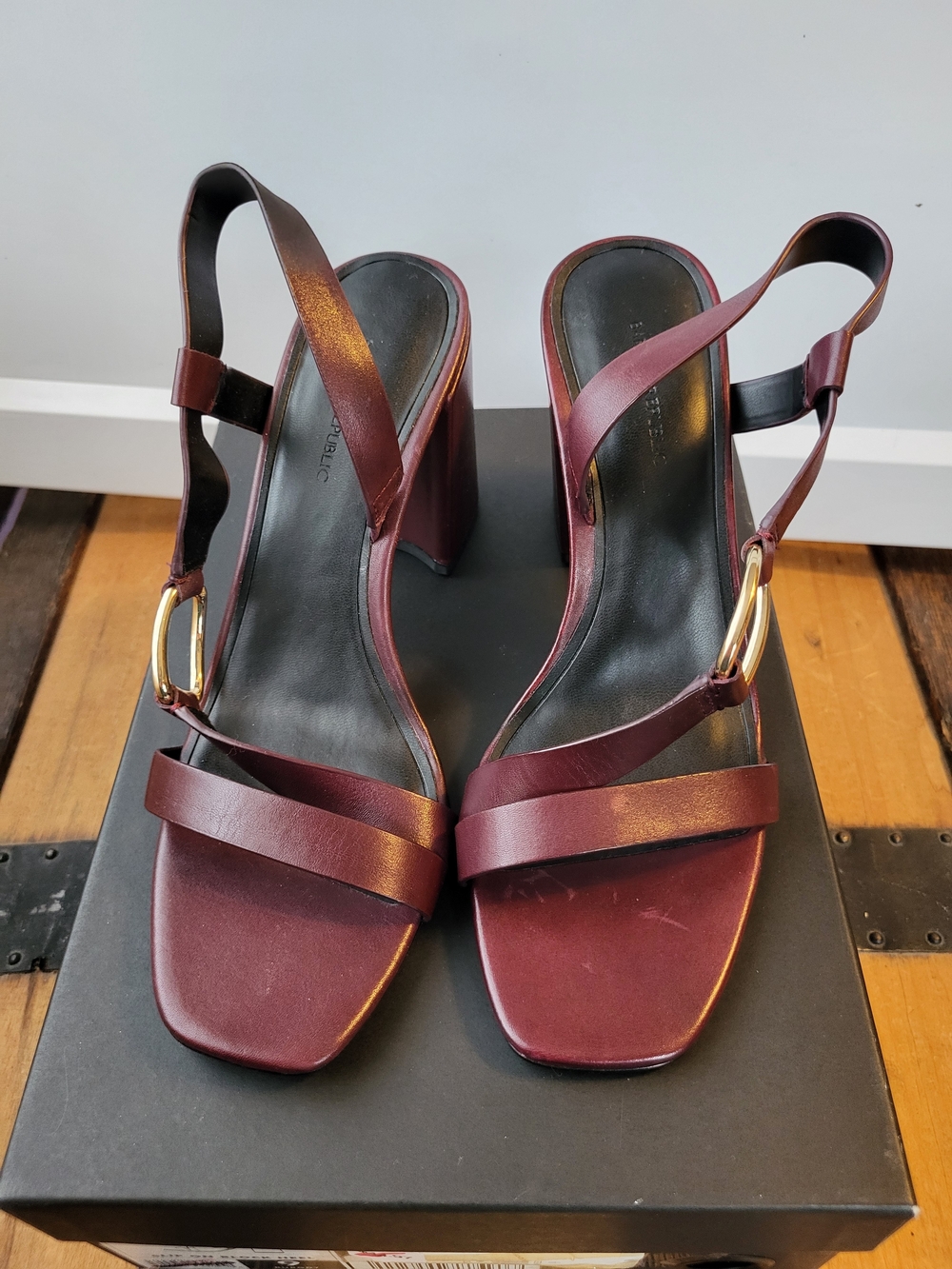 Banana Republic Women’s Burgundy Leather Strappy Ankle Strap Buckle Sandals 9B
